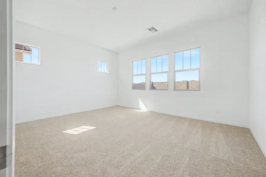 Spacious, unfurnished interior of a new home in Empire Pointe, Queen Creek (Image 13).
