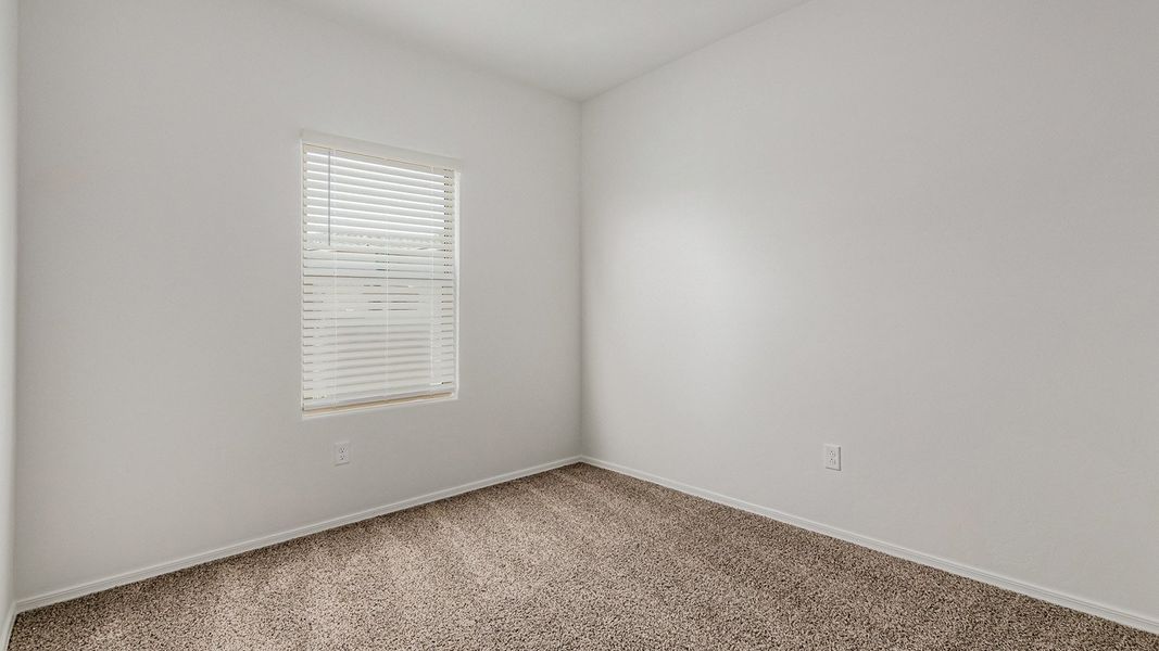 Spacious, unfurnished interior of a new home in Barnett Village, Marana (Image 39).