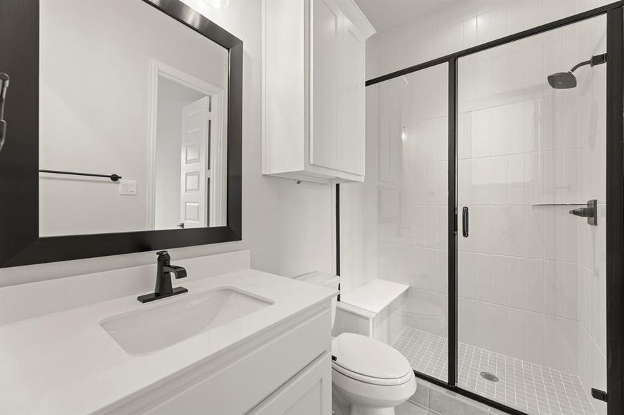 24. 261 Vidrio - 2ND Bath 24. 261 Vidrio - 2ND Bath