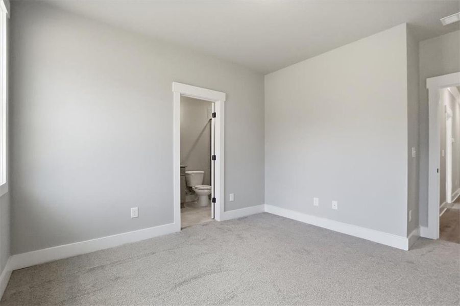 Spacious, unfurnished interior of a new home in , Statham (Image 65).