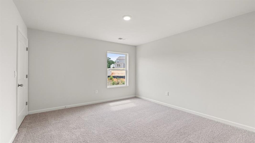 Spacious, unfurnished interior of a new home in Sherwood Manor, South Fulton (Image 25).