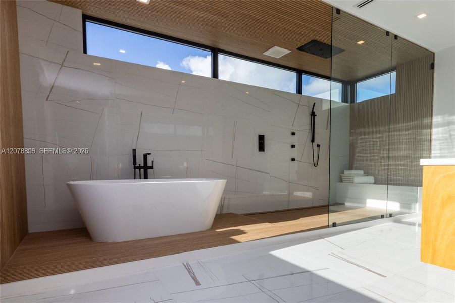 Primary Bath/Wet Room
