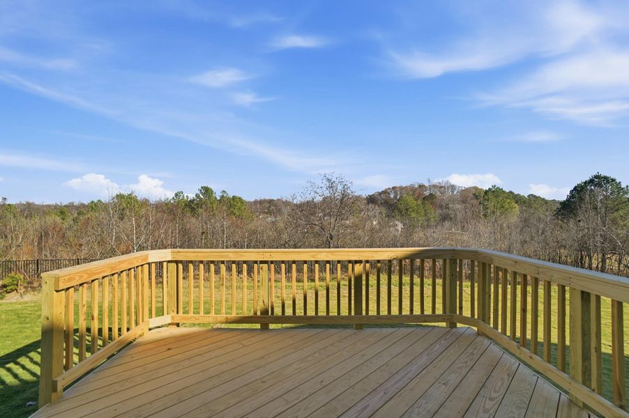 Exterior details and patio area of a home in Summerlin, Mooresville (Image 4).