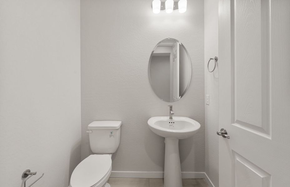 Furnished interior view inside a new home in Sun City Anthem at Merrill Ranch, Florence (Image 12).