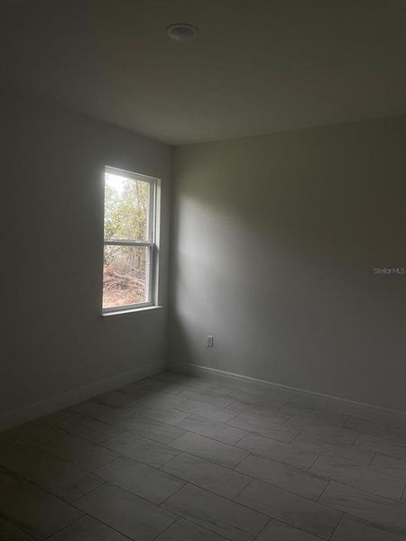 Spacious, unfurnished interior of a new home in , Ocala (Image 8).