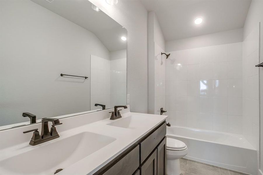 Furnished interior view inside a new home in Talon Hills, Fort Worth (Image 15). Furnished interior view inside a new home in Talon Hills, Fort Worth (Image 15).