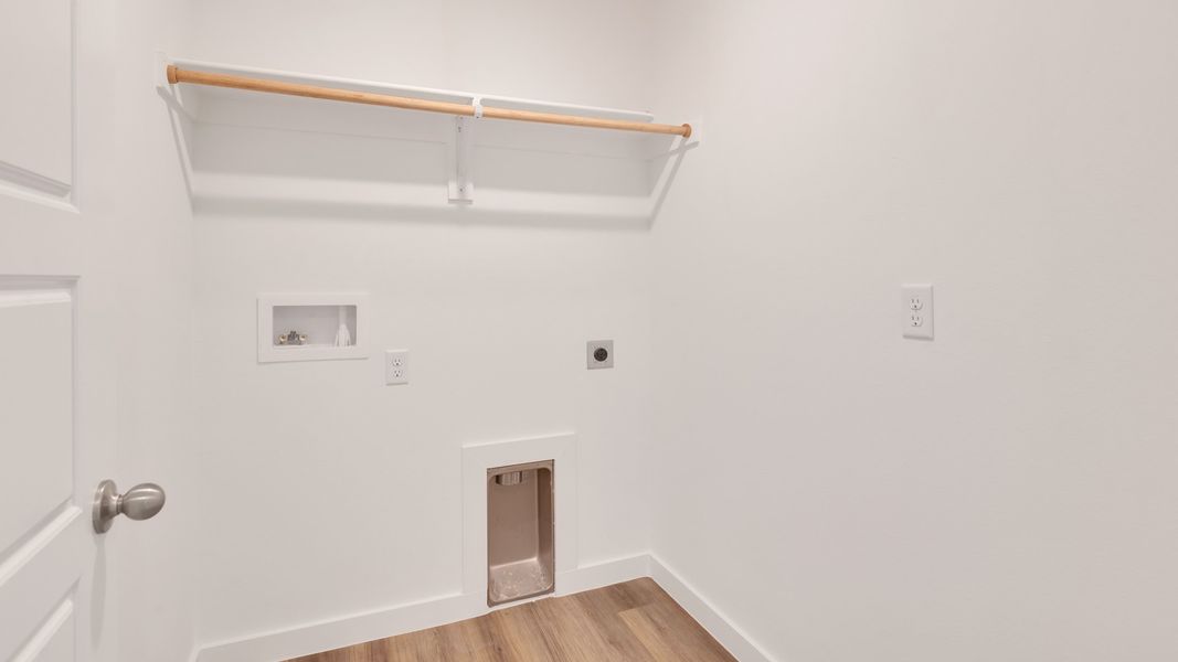 Spacious, unfurnished interior of a new home in Allen Farms, Lubbock (Image 13).