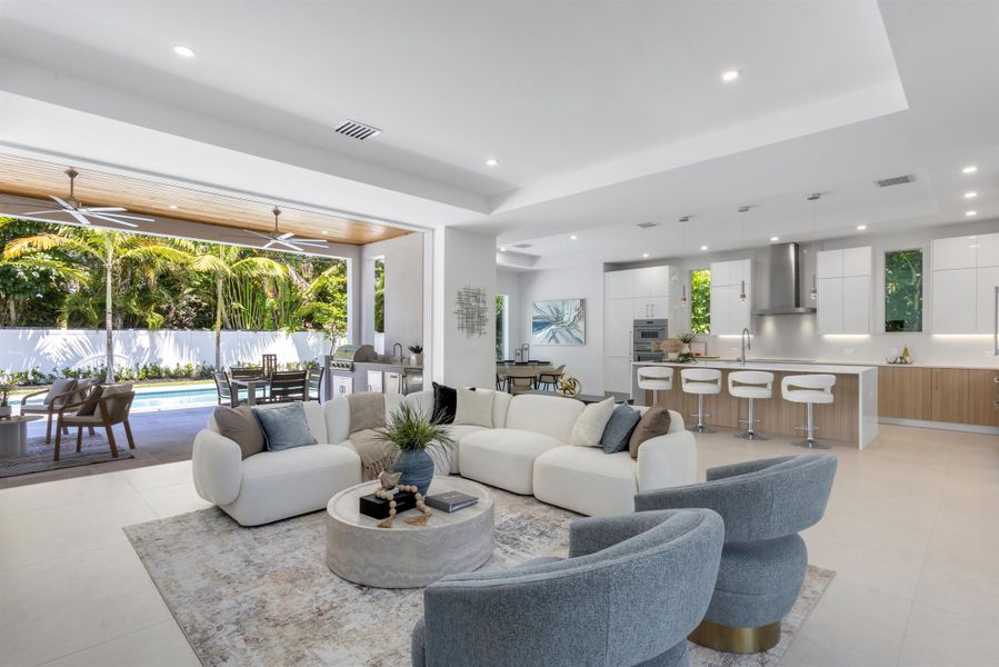 FAMILY_TO_KITCHEN_EB FAMILY_TO_KITCHEN_EB