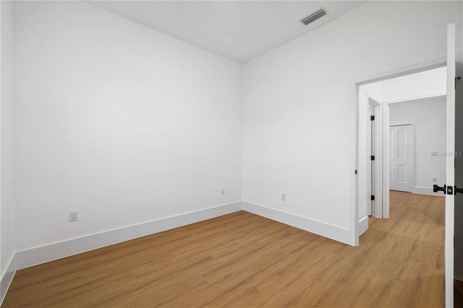 Spacious, unfurnished interior of a new home in , Ocala (Image 30).