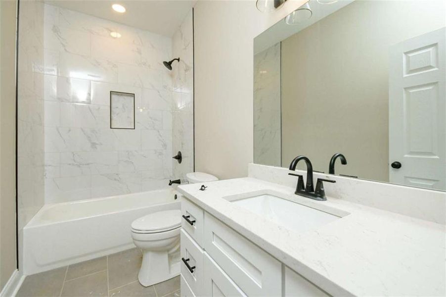 Furnished interior view inside a new home in , Gainesville (Image 5).