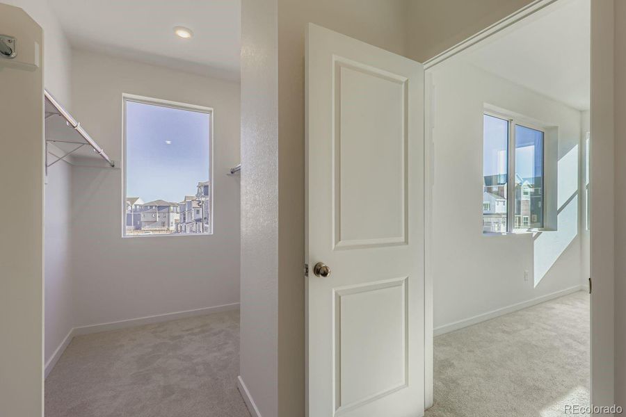 Spacious, unfurnished interior of a new home in Parterre, Thornton (Image 9). Spacious, unfurnished interior of a new home in Parterre, Thornton (Image 9).