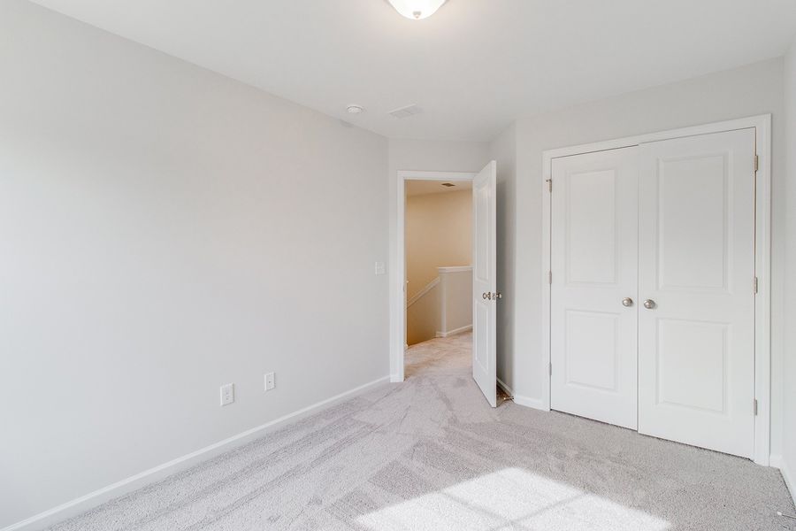 Spacious, unfurnished interior of a new home in Astoria, Columbia (Image 23).