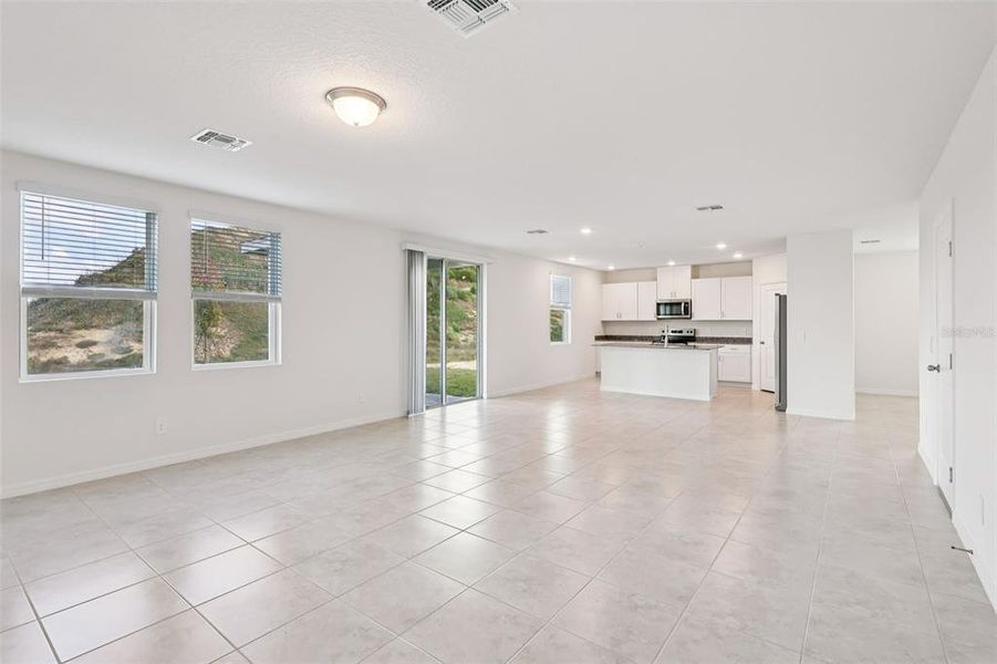 Spacious, unfurnished interior of a new home in Crosswinds - Signature Series, Haines City (Image 14).