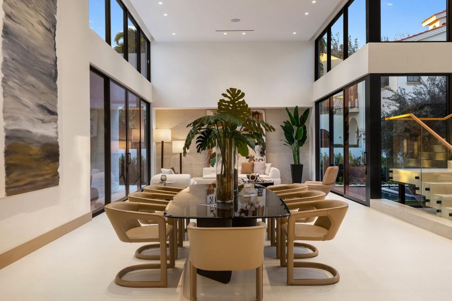 DINING EVENING