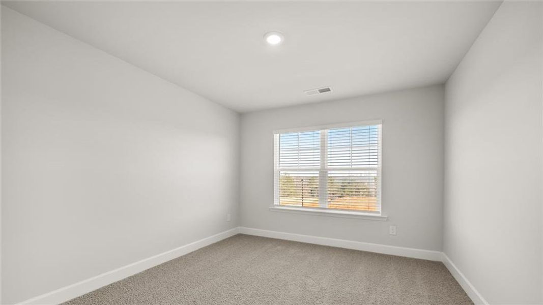 Spacious, unfurnished interior of a new home in Evergreen Crossing, Locust Grove (Image 24).
