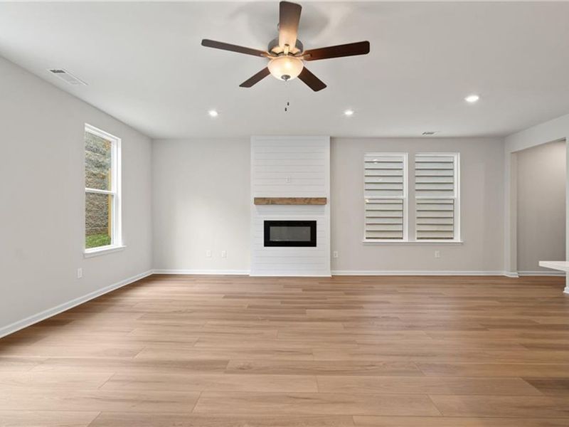 Spacious, unfurnished interior of a new home in The Village at Shallowford, Kennesaw (Image 18).