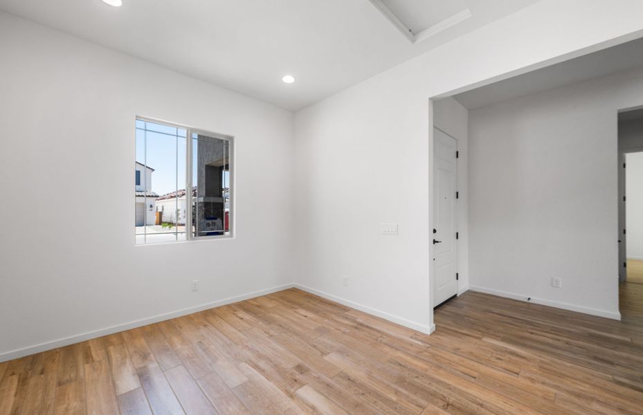 Spacious, unfurnished interior of a new home in Legado West, Queen Creek (Image 27).