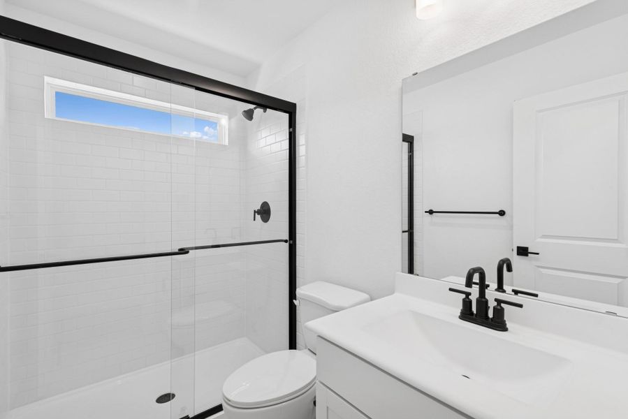Hall bath (*Photo not of actual home and used for illustration purposes only.)