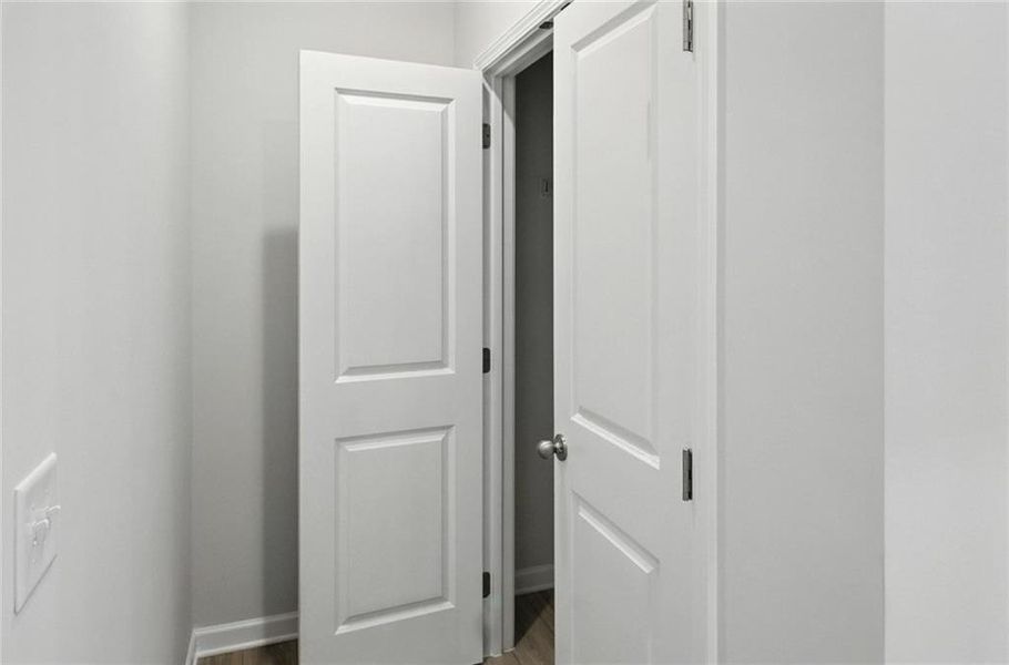 Spacious, unfurnished interior of a new home in Creekside Landing, Dallas (Image 21).