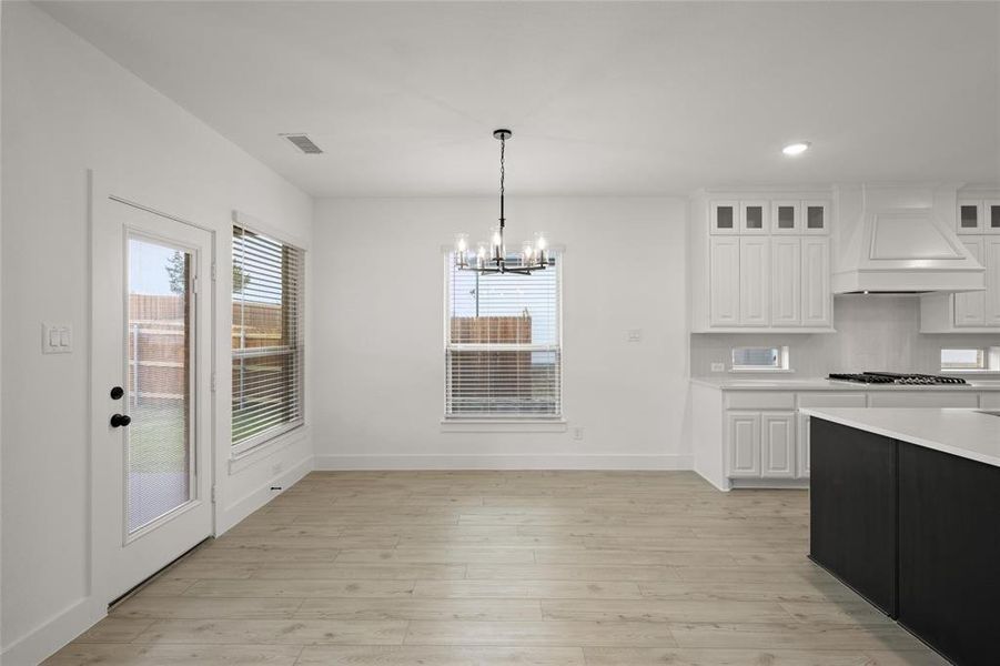 616 HIdden Lakes Dining1 616 HIdden Lakes Dining1