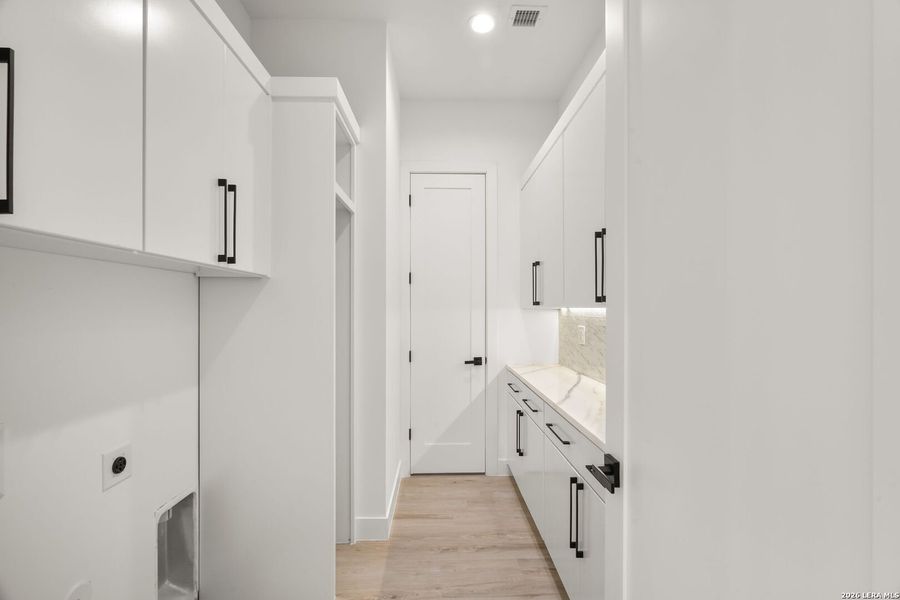 Furnished interior view inside a new home in , El Paso (Image 15).