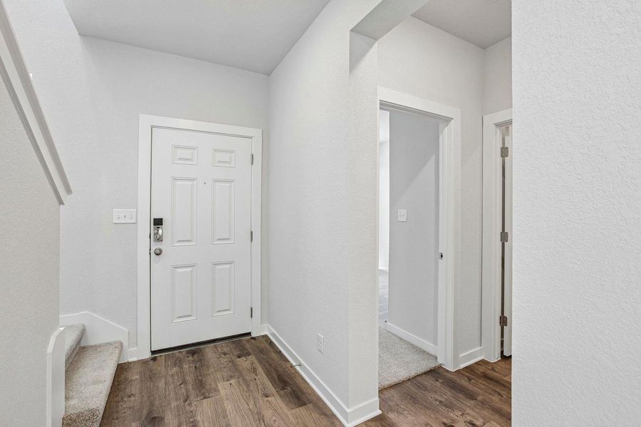 Spacious, unfurnished interior of a new home in Avery Centre, Round Rock (Image 18).