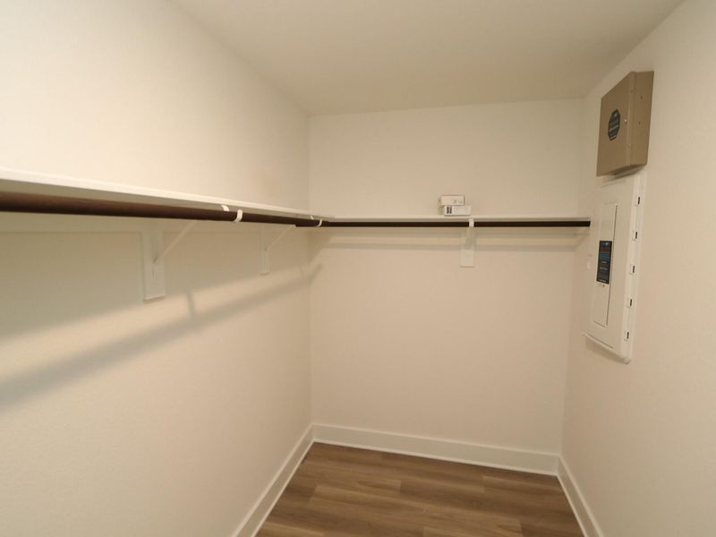 Spacious, unfurnished interior of a new home in Lago Mar, Santa Fe (Image 8). Spacious, unfurnished interior of a new home in Lago Mar, Santa Fe (Image 8).