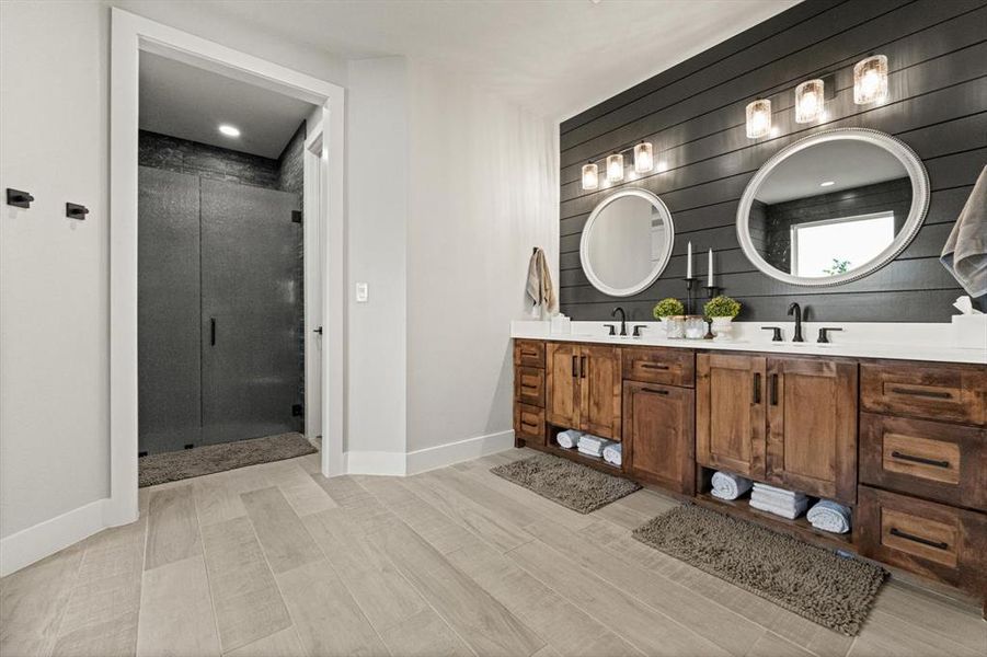 Furnished interior view inside a new home in , Corsicana (Image 8).