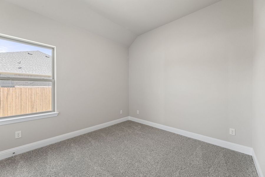 Spacious, unfurnished interior of a new home in Fair Oaks, Bridgeport (Image 29).