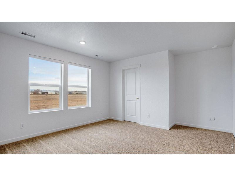 Spacious, unfurnished interior of a new home in Tailholt, Severance (Image 16).