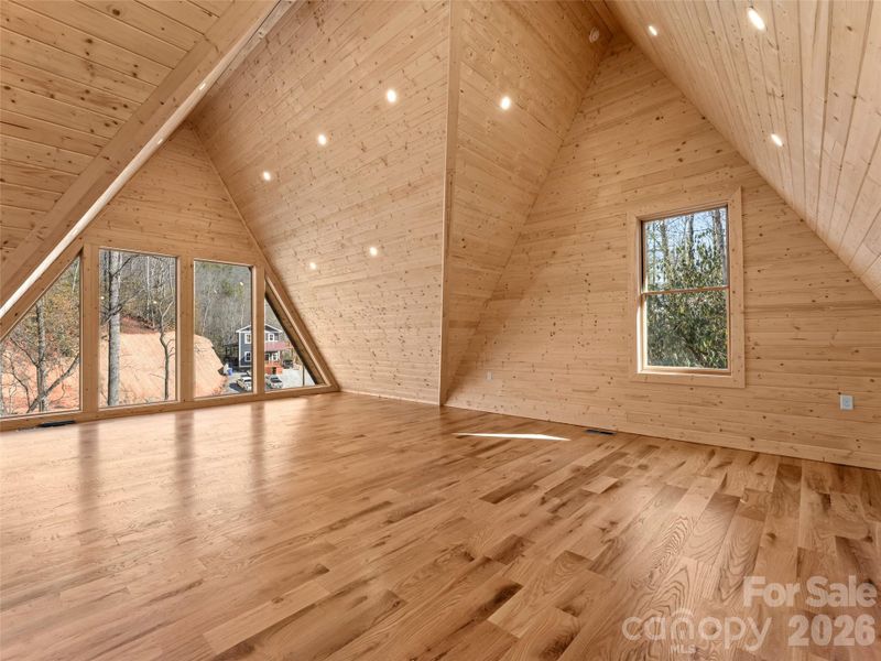 Spacious, unfurnished interior of a new home in , Brevard (Image 19).
