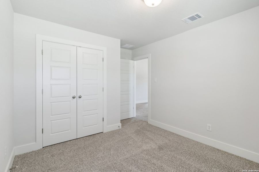 Spacious, unfurnished interior of a new home in Comanche Ridge, San Antonio (Image 22).