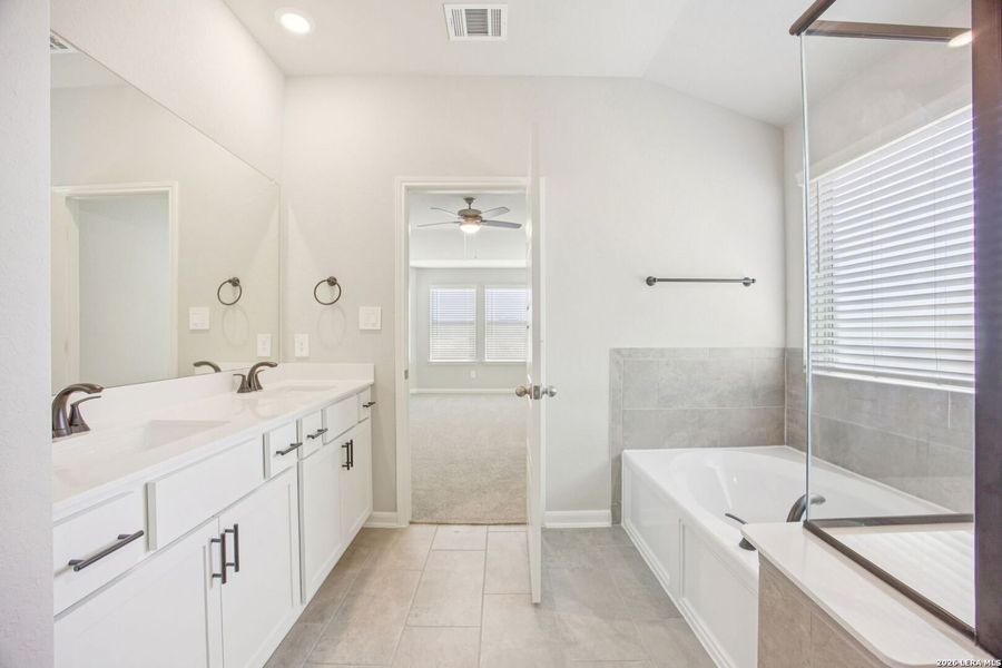 Furnished interior view inside a new home in Arcadia Ridge - Classic Series, San Antonio (Image 6).
