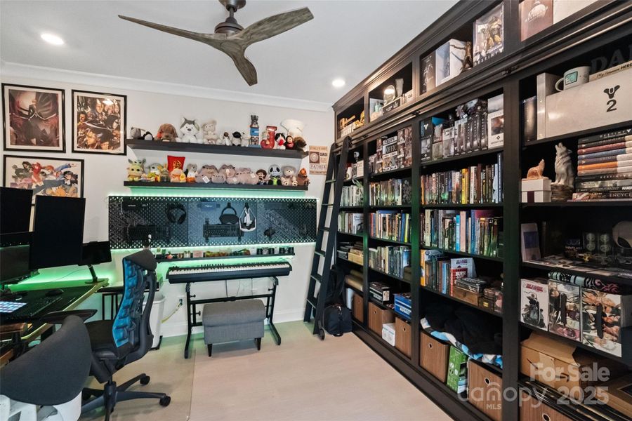 Image 32 of a home in Windell Woods.