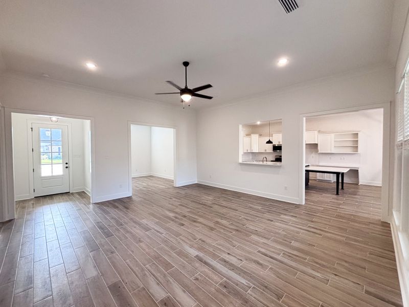 Spacious, unfurnished interior of a new home in Bird Song at Hammock Bay, Freeport (Image 17).