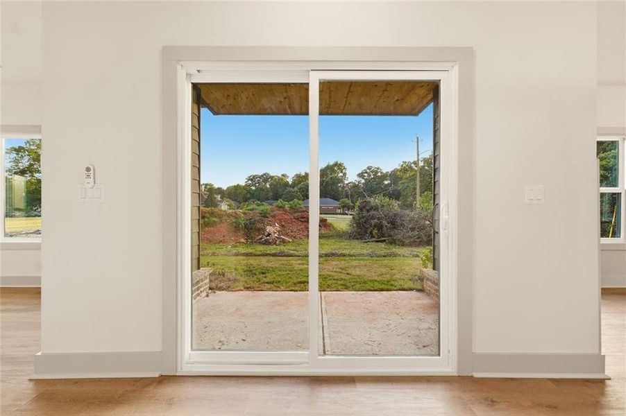 Spacious, unfurnished interior of a new home in , Athens (Image 15).