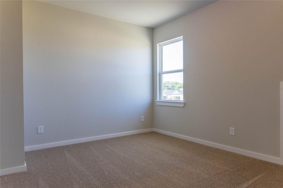 Spacious, unfurnished interior of a new home in La Segarra 40', Brookshire (Image 25).