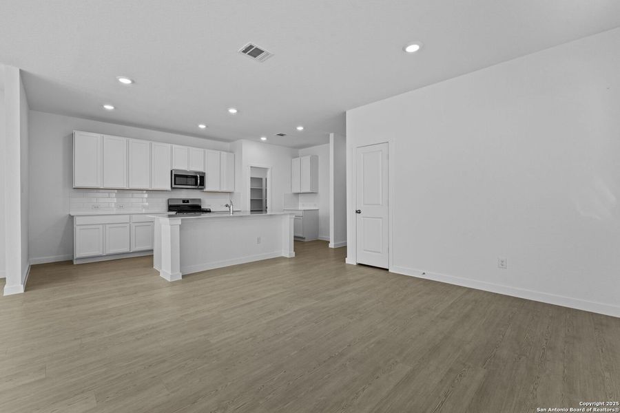 Spacious, unfurnished interior of a new home in , New Braunfels (Image 18). Spacious, unfurnished interior of a new home in , New Braunfels (Image 18).