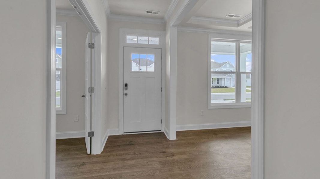 Spacious, unfurnished interior of a new home in Eagle Creek, Fuquay Varina (Image 13).