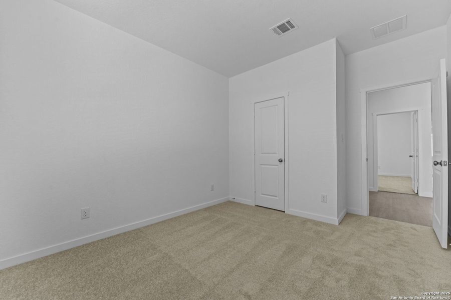 Spacious, unfurnished interior of a new home in Parkside: Coastline Collection, New Braunfels (Image 18).