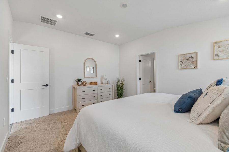 Representative furnished interior of a home built from the 1515 by Adams Homes in Winding Oaks, Weeki Wachee (Image 31).
