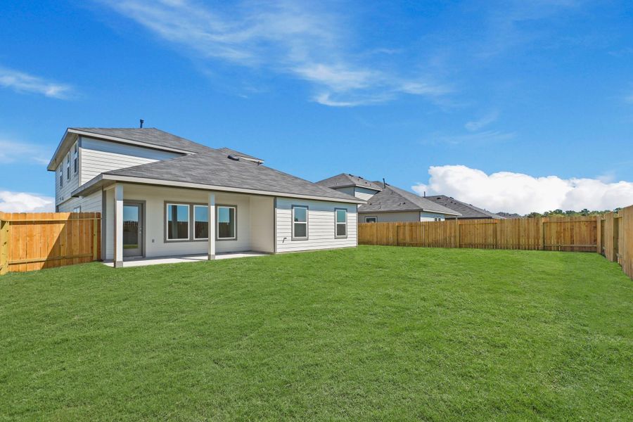 Exterior details and patio area of a home in Medina, Dayton (Image 3).