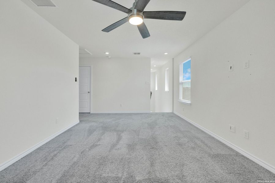 Spacious, unfurnished interior of a new home in , Converse (Image 21).