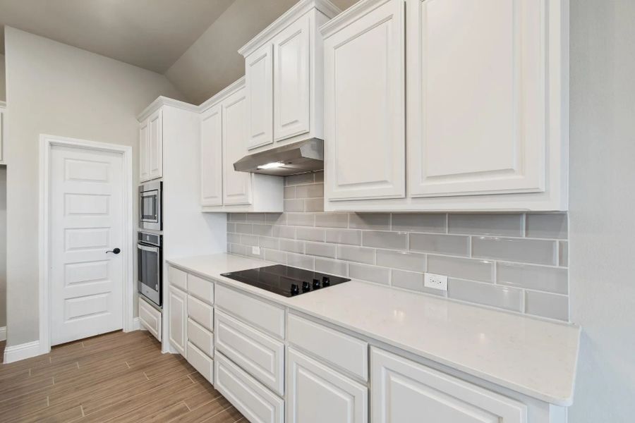 Image 107 representing the Concept 2373 by Landsea Homes in Coyote Crossing, Godley, TX. Image 107 representing the Concept 2373 by Landsea Homes in Coyote Crossing, Godley, TX.