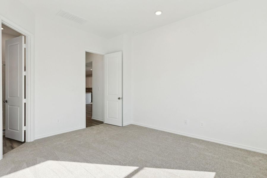 Spacious, unfurnished interior of a new home in Montgomery Bend, Montgomery (Image 19).