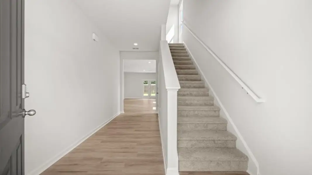 Spacious, unfurnished interior of a new home in Northberry, Rome (Image 27).