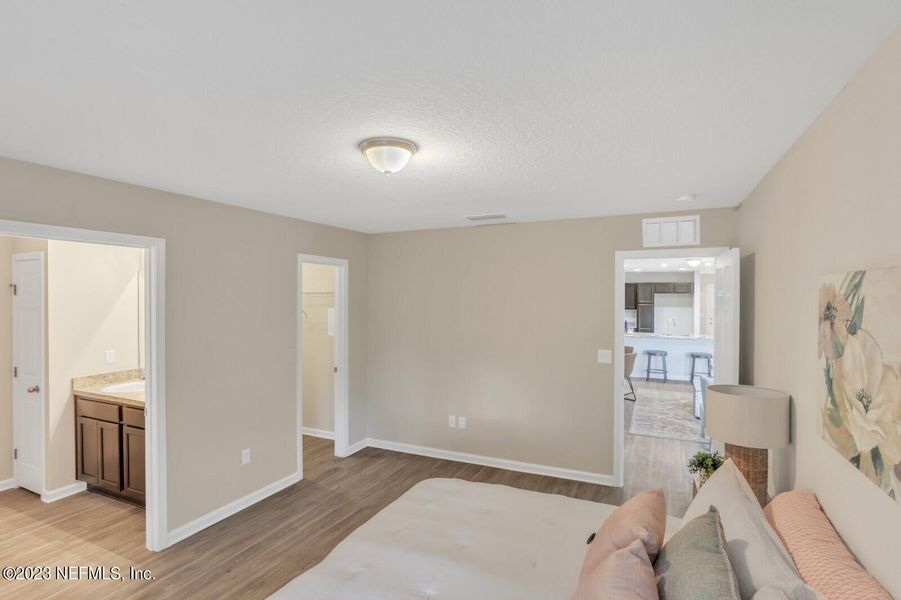 Spacious, unfurnished interior of a new home in , Jacksonville (Image 20).