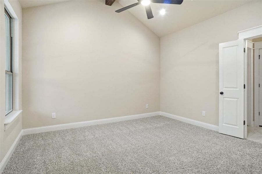 Spacious, unfurnished interior of a new home in , Weatherford (Image 10).