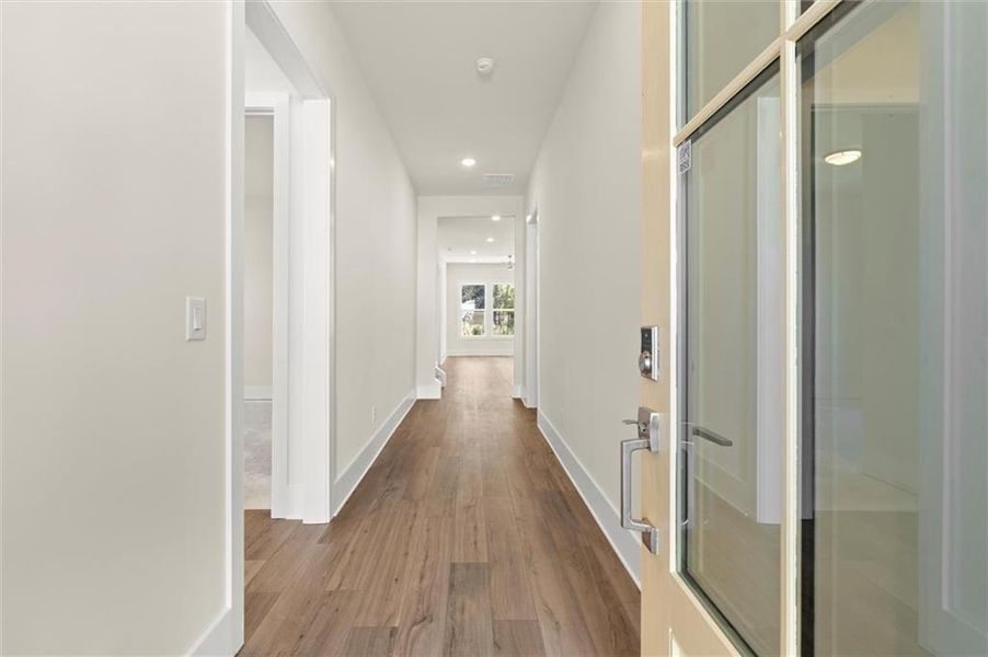 Spacious, unfurnished interior of a new home in Hillgrove Preserve, Powder Springs (Image 34).