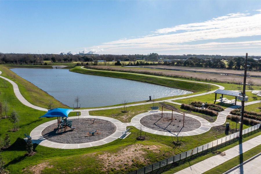 Community amenities in Bay Creek, Baytown (Image 31).